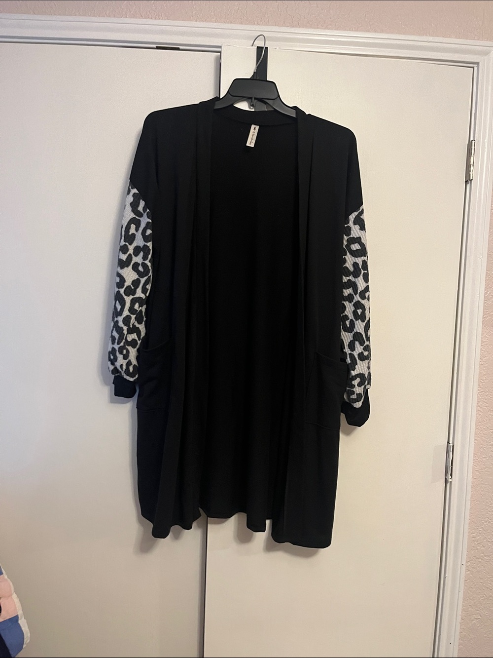 2X Vanilla Bay Black Open Front Cardigan Dress with Gray Leopard Sleeves